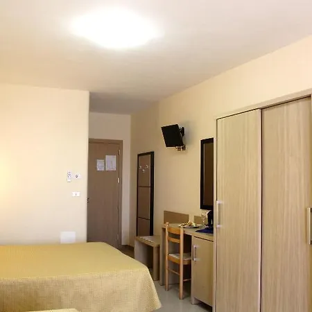 Hotel Cristalda Hotel 3*