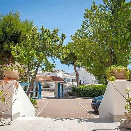 Ξενοδοχείο Cristalda 3*