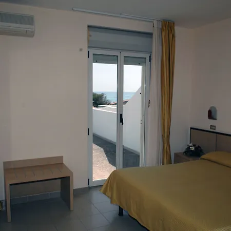 Hotel Cristalda Hotel 3*