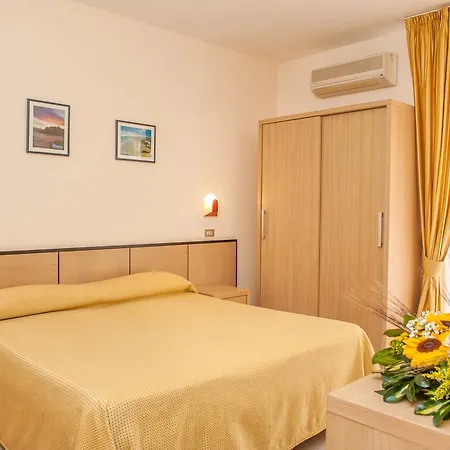 Hotel Cristalda Hotel 3*