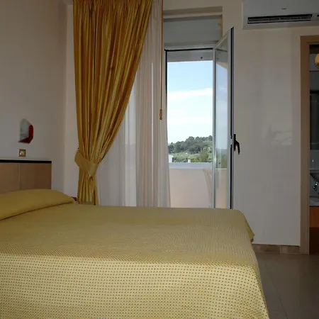 Hotel Hotel Cristalda 3*